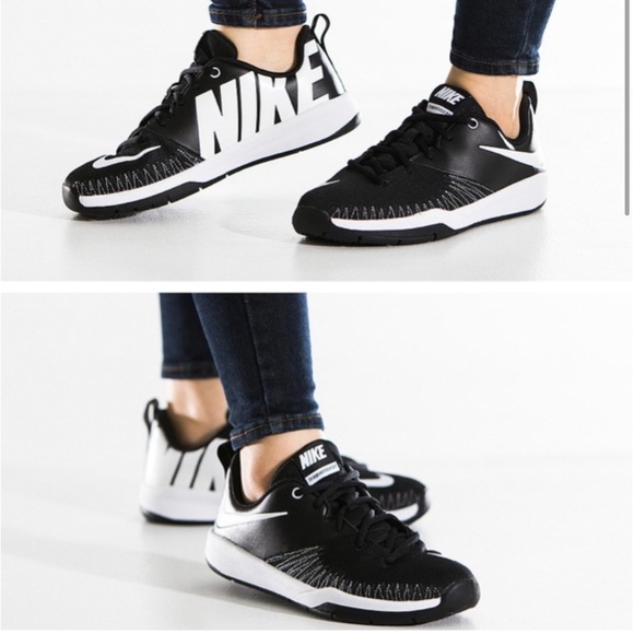 Nike Shoes - Nike Team Hustle D7 Low Black & White Athletic Gym Sneaker Shoes